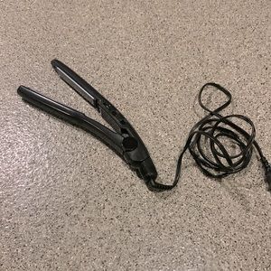 Conair travel straightener with adjustable heat